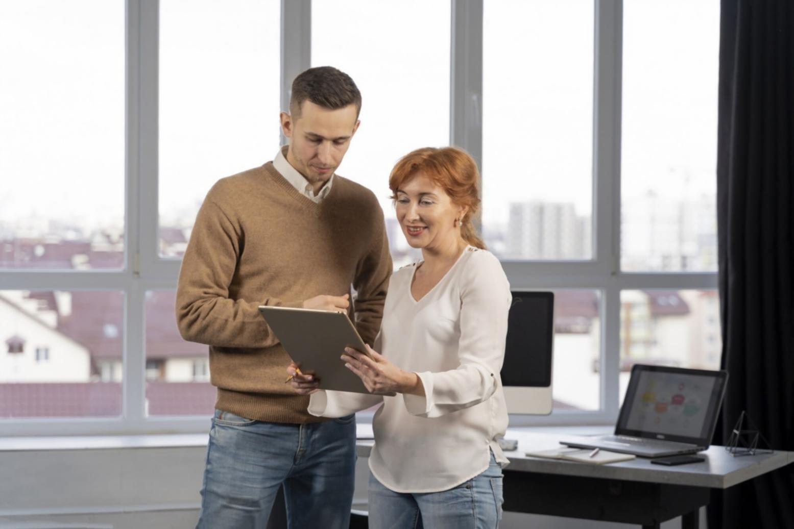 Professional presenting clear financial data visualization to engaged team members